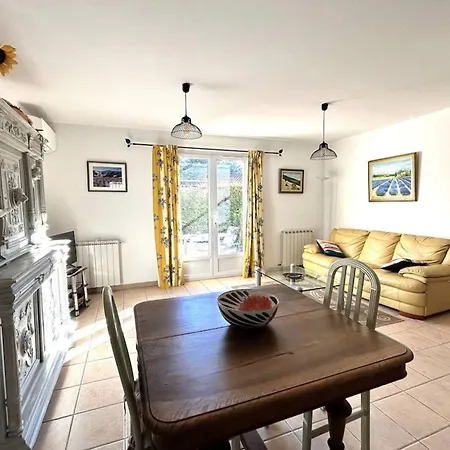 At Tinou's Spacious Quiet House With Garden For 2 People L'Isle-sur-la-Sorgue